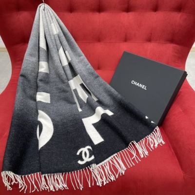 𝐂𝐡𝐚𝐧𝐞𝐥 shawl scarf 🧣 dual-use 53% cashmere ➕ 47% wool