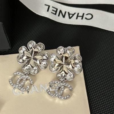 CHANEL🇫🇷Xiaoxiang two-color crystal diamond letter camellia stud earrings earrings jewelry