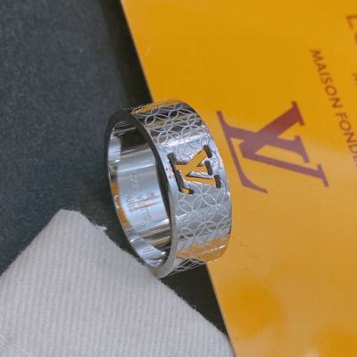 Louis Vuitton ring in the same material as the counter.