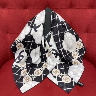 𝐂𝐡𝐚𝐧𝐞𝐥 The hottest square scarf in the camellia element 100% mulberry silk 90*90CM